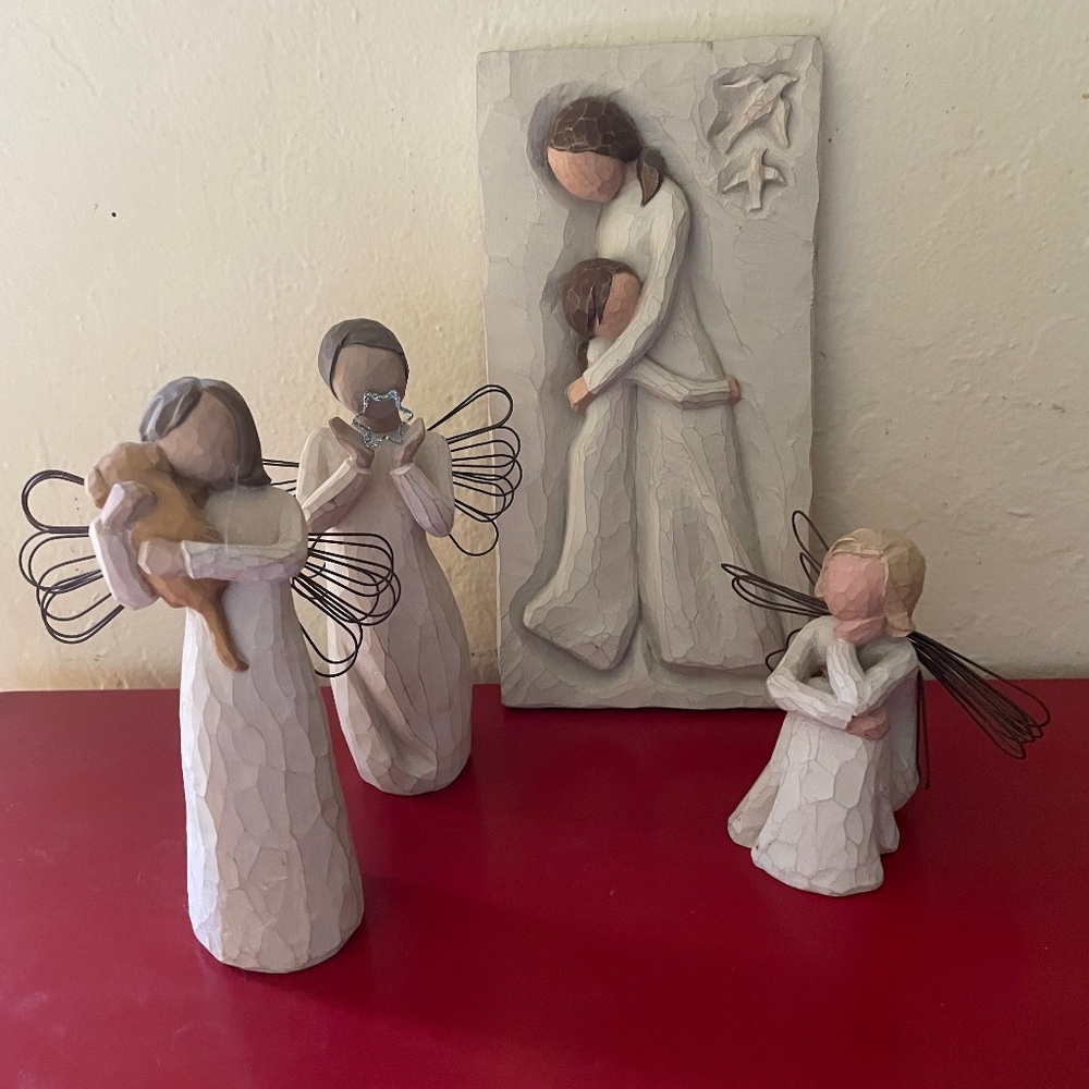 🌻 Willow Tree Figurines (3) and Wall Plaque